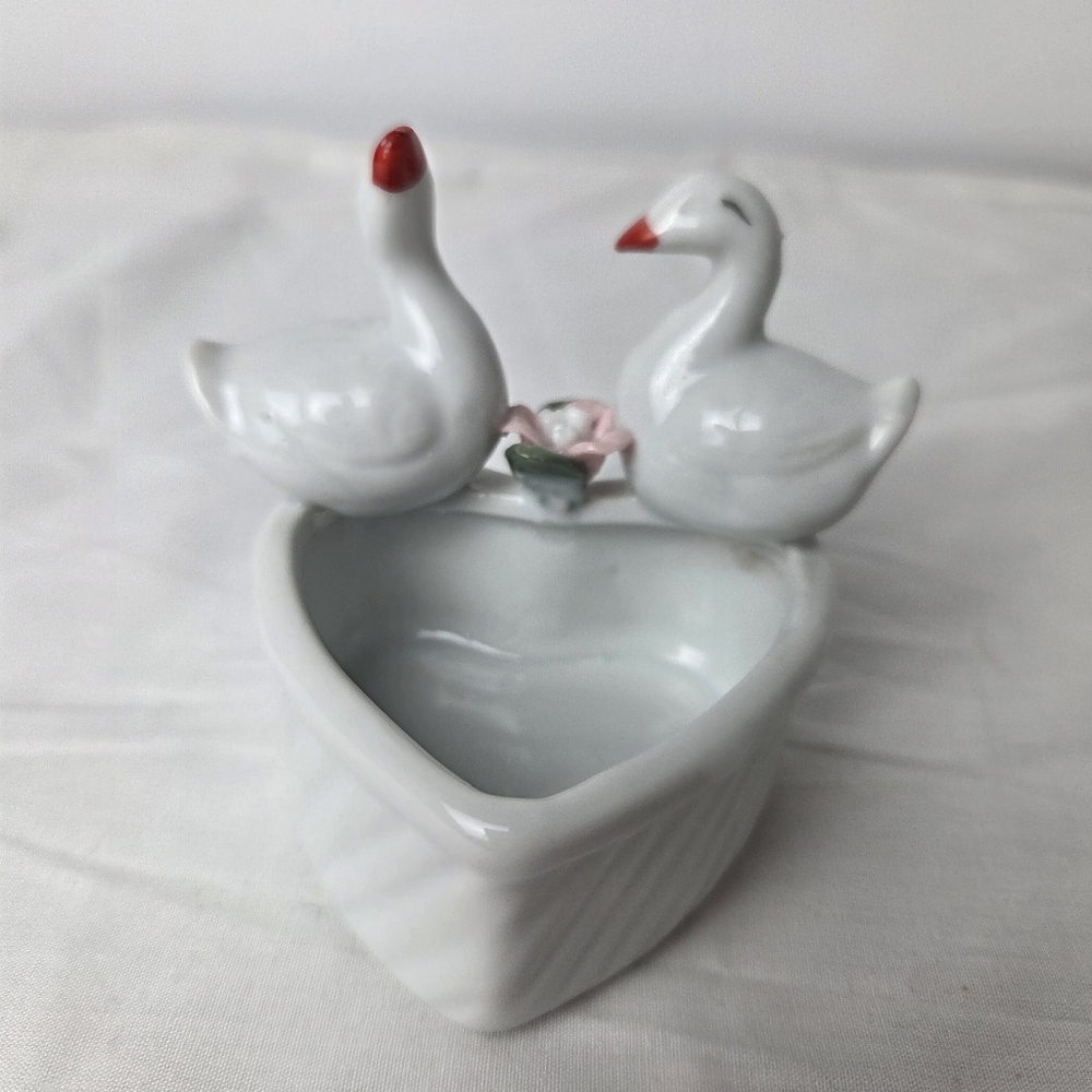 Vintage Porcelain Swan Heart Trinket Dish – Ring Holder, Candle dish Swancore